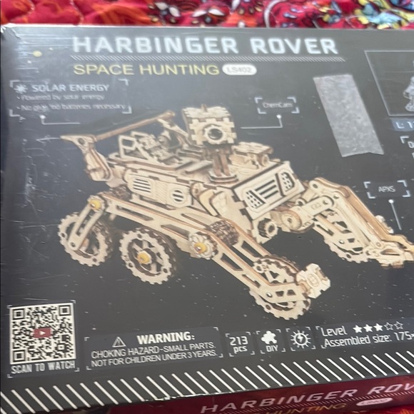 Harbinger Rover Space Hunting Model Kit - Picture 1 of 2